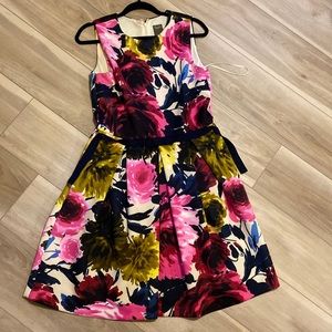 Showstopping Taylor floral scuba dress NWOT